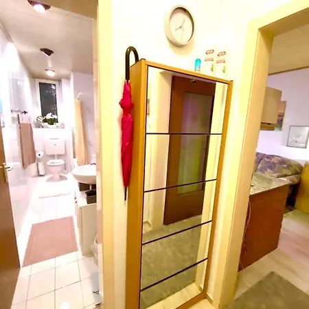Lejlighed Gemuetliches Vollausgestattetes Appartement In Messenaehe *