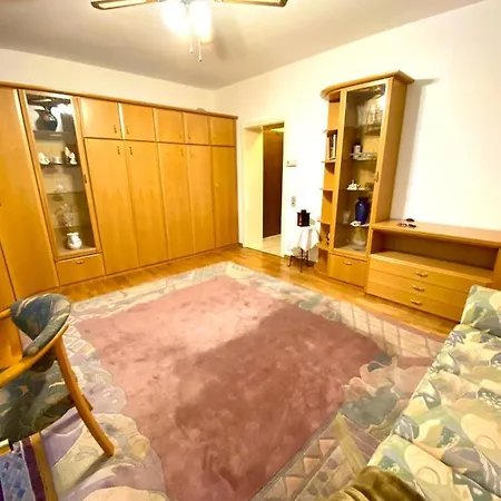 Lejlighed Gemuetliches Vollausgestattetes Appartement In Messenaehe *
