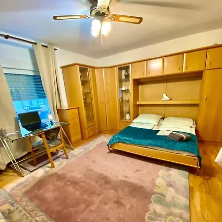 Gemuetliches Vollausgestattetes Appartement In Messenaehe