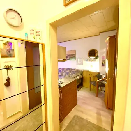 Gemuetliches Vollausgestattetes Appartement In Messenaehe Lejlighed *