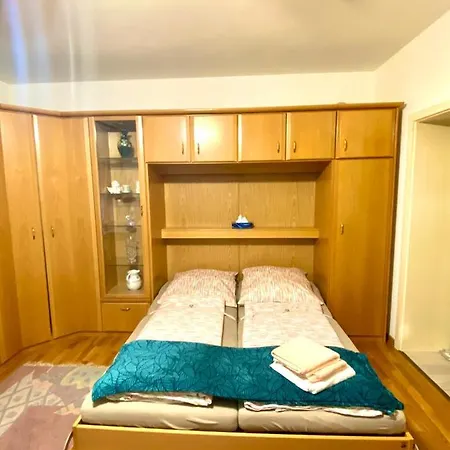 Lejlighed Gemuetliches Vollausgestattetes Appartement In Messenaehe *