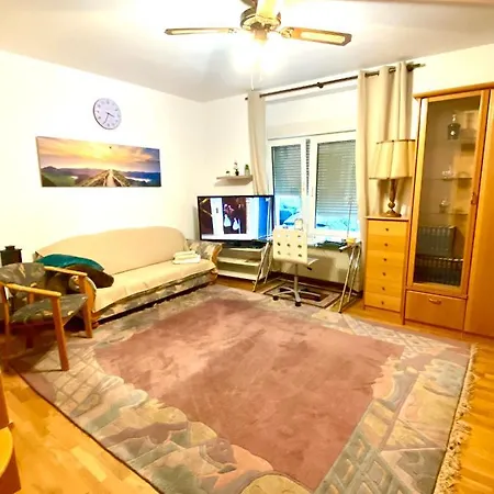 Lejlighed Gemuetliches Vollausgestattetes Appartement In Messenaehe Köln