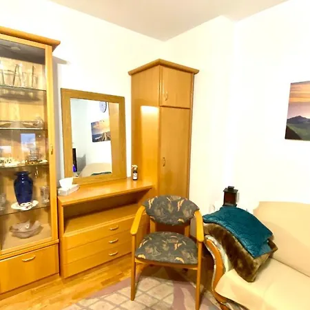 Gemuetliches Vollausgestattetes Appartement In Messenaehe Lejlighed