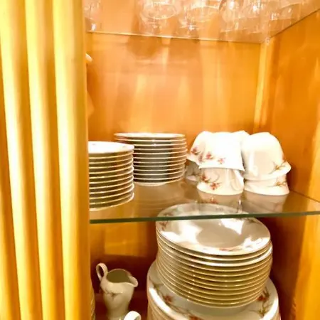 Gemuetliches Vollausgestattetes Appartement In Messenaehe Lejlighed Köln