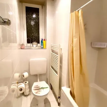 Gemuetliches Vollausgestattetes Appartement In Messenaehe Lejlighed
